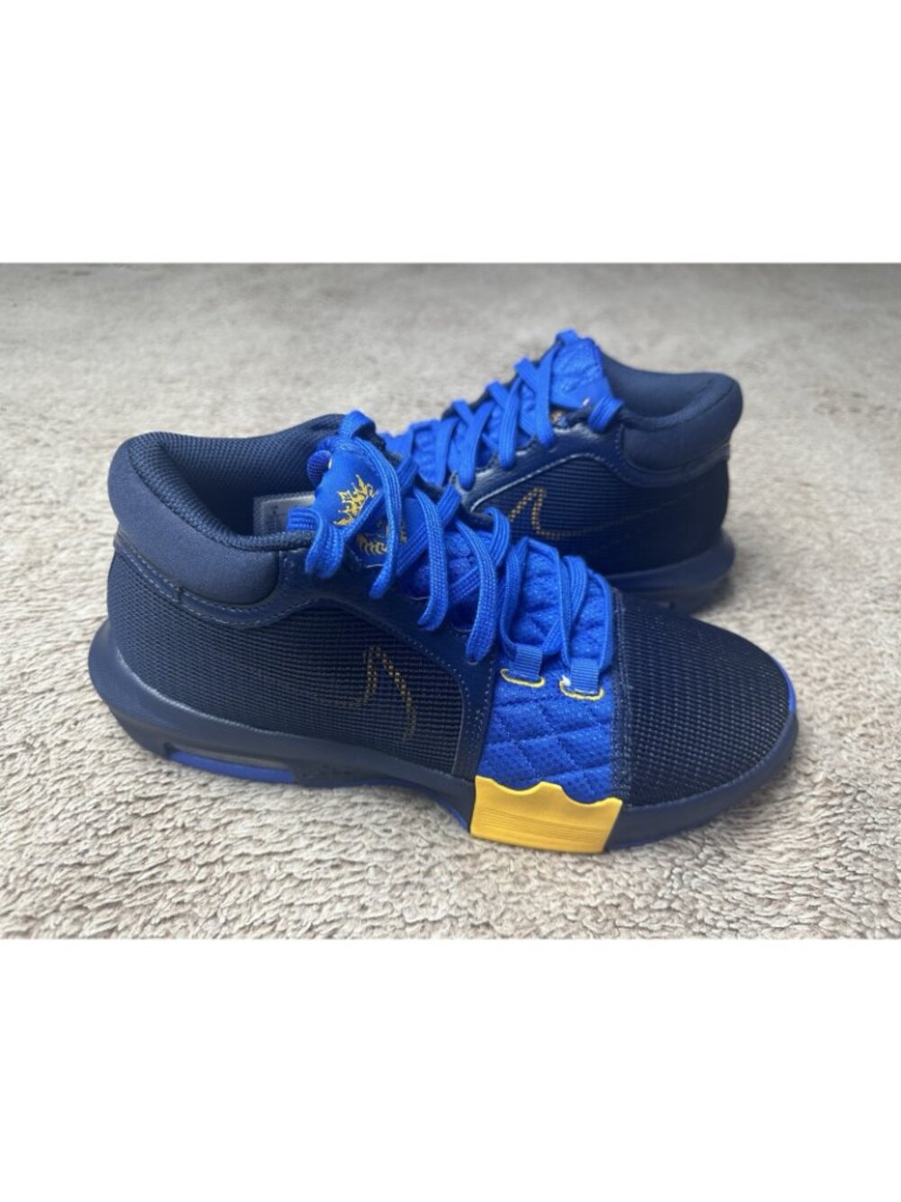 Nike Lebron Witness 8 Entourage Navy Blue Royal Gold FB2239-403 Mens Size 8 - Picture 2 of 16